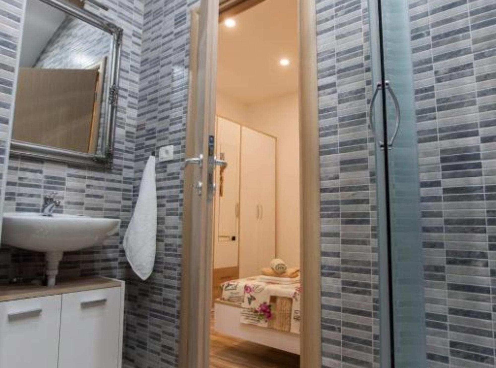 Apartment Dalmatia Каштела Екстер'єр фото