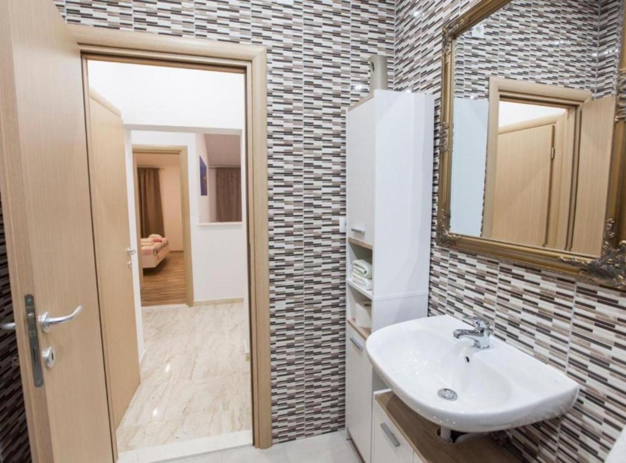 Apartment Dalmatia Каштела Екстер'єр фото