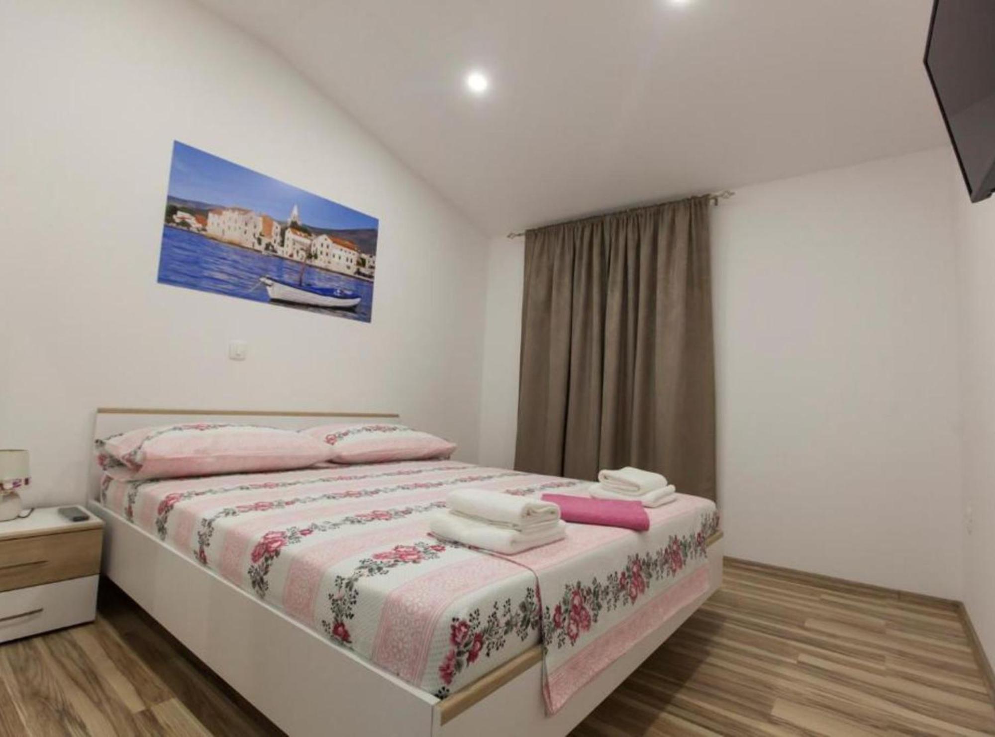 Apartment Dalmatia Каштела Екстер'єр фото