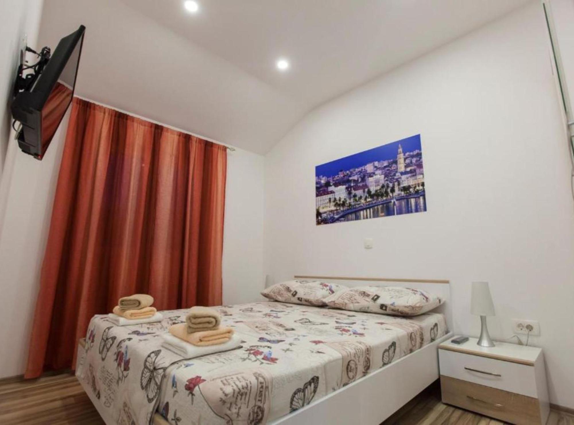 Apartment Dalmatia Каштела Екстер'єр фото