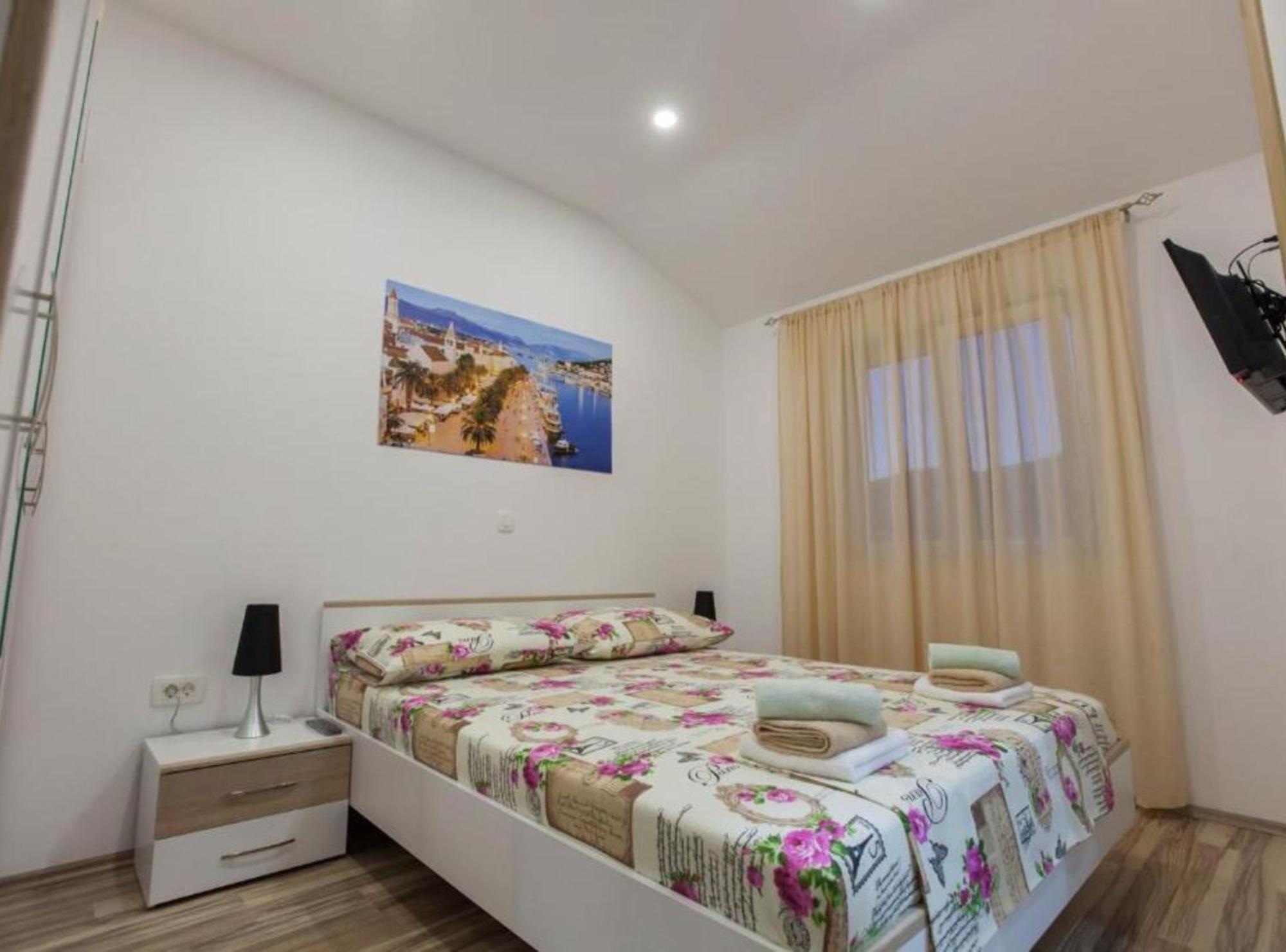 Apartment Dalmatia Каштела Екстер'єр фото