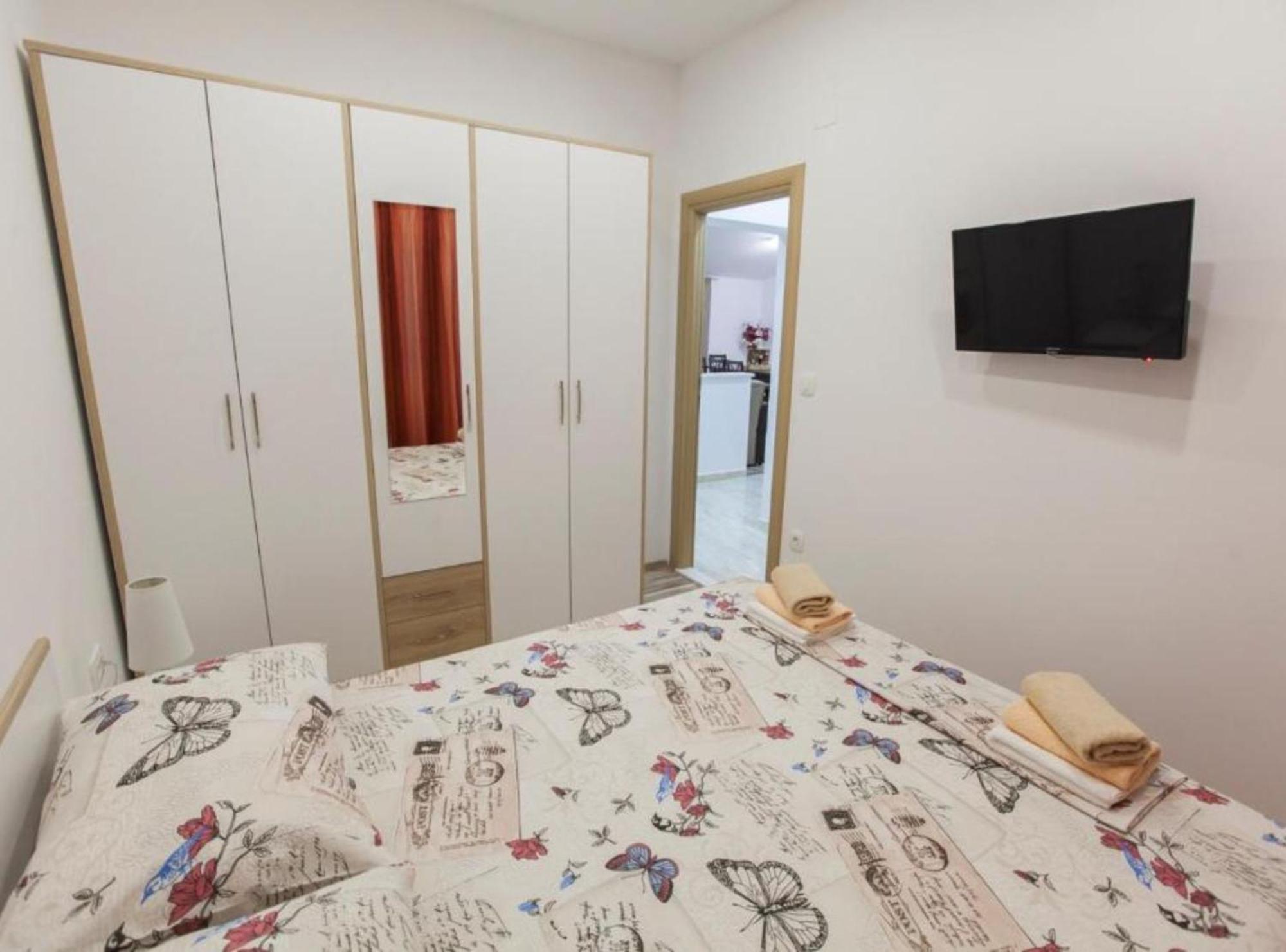 Apartment Dalmatia Каштела Екстер'єр фото