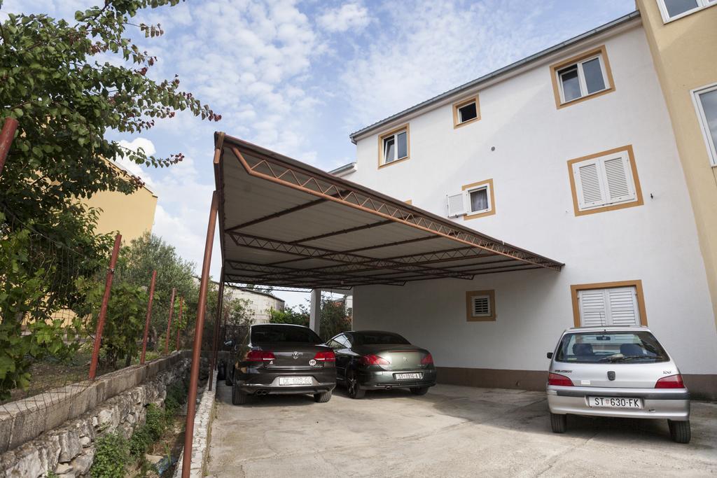 Apartment Dalmatia Каштела Екстер'єр фото