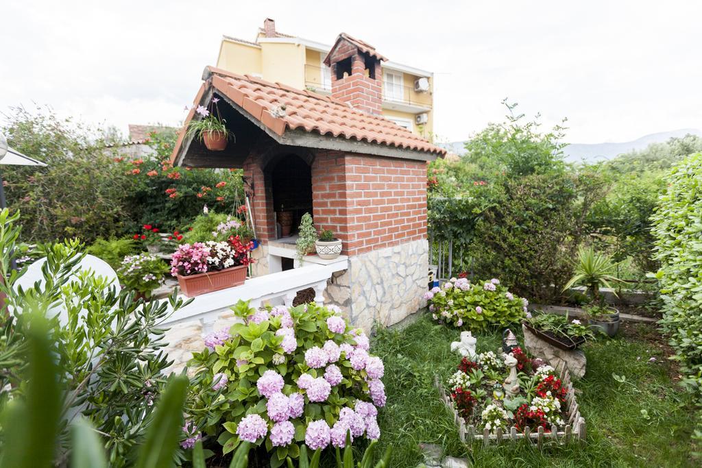 Apartment Dalmatia Каштела Екстер'єр фото