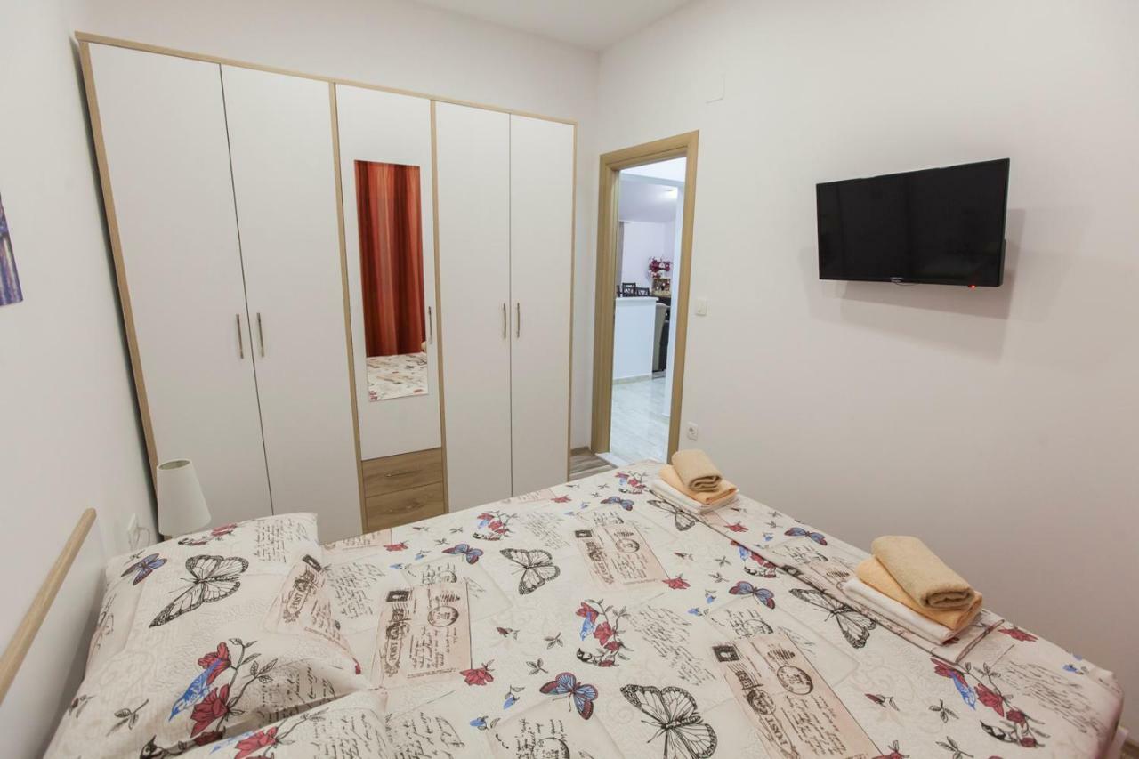 Apartment Dalmatia Каштела Екстер'єр фото