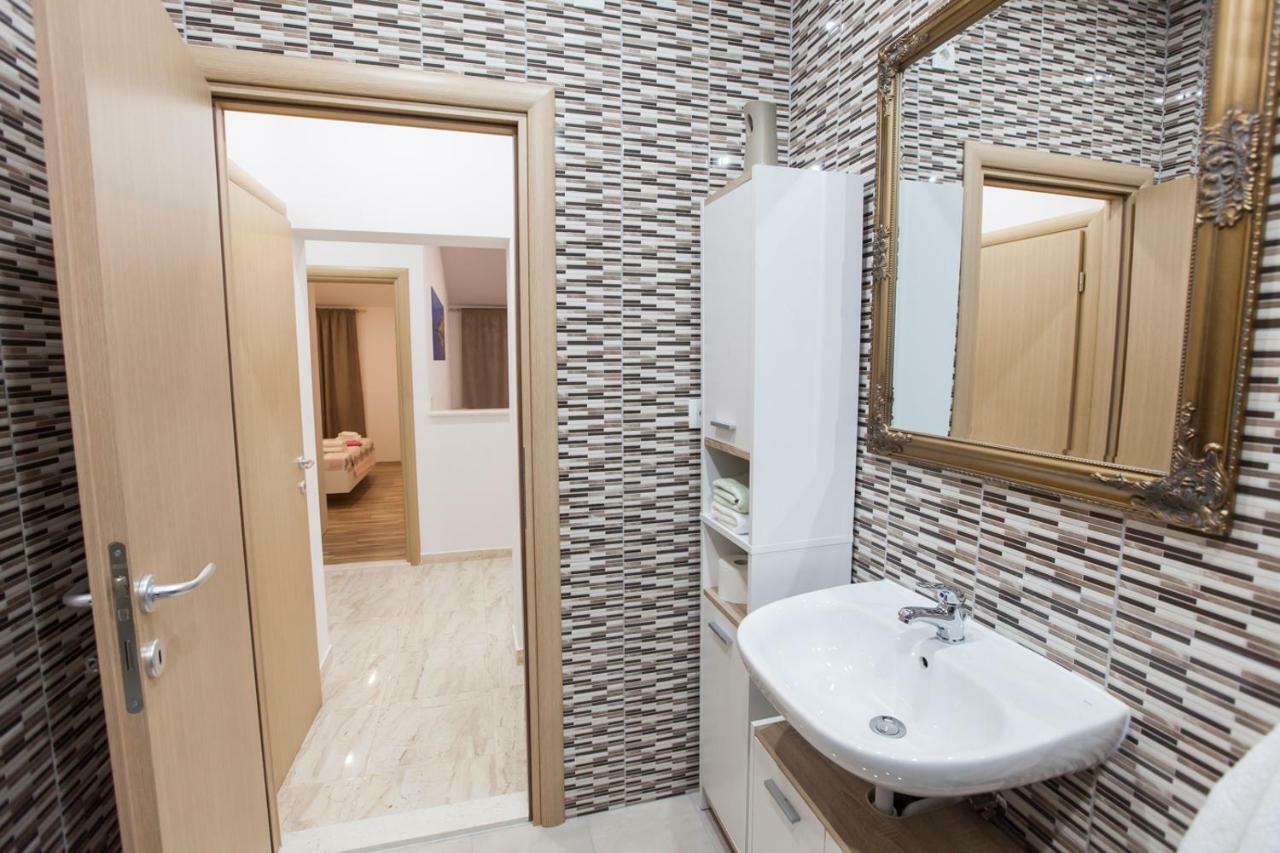 Apartment Dalmatia Каштела Екстер'єр фото
