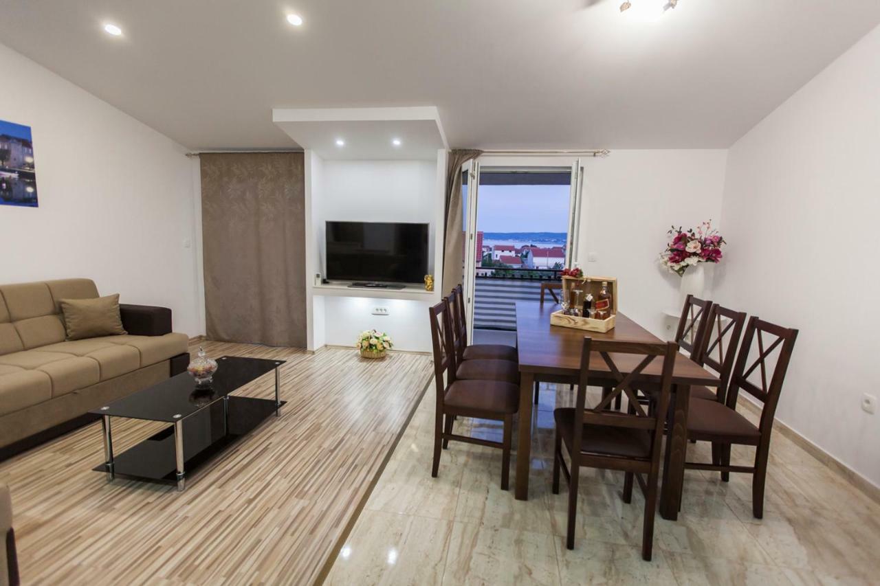 Apartment Dalmatia Каштела Екстер'єр фото