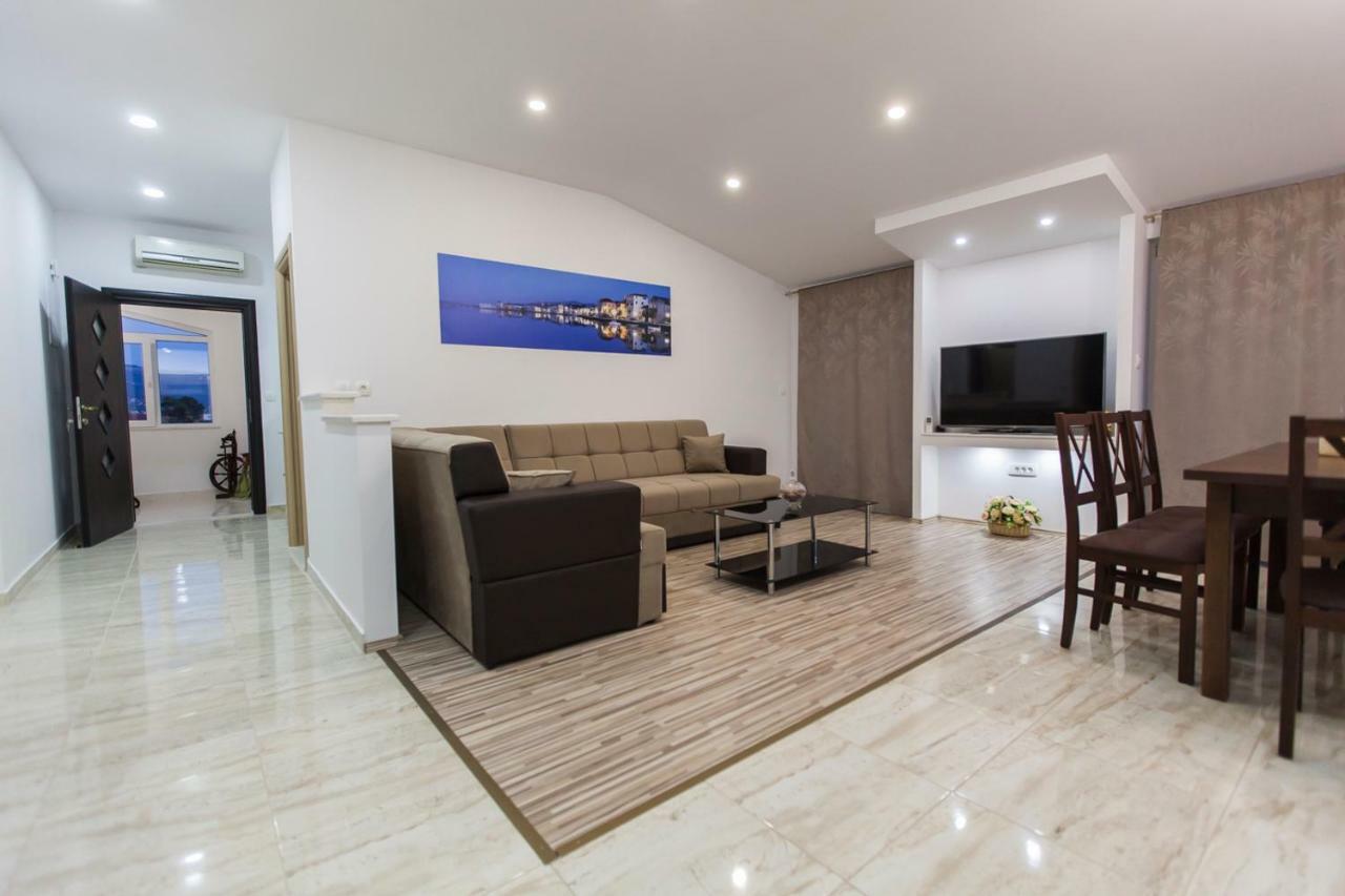 Apartment Dalmatia Каштела Екстер'єр фото